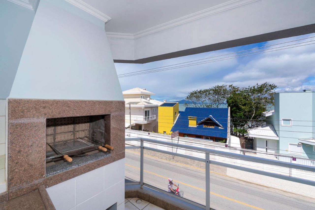 בומבינאס Apartamento Com Vista Mar A 30 Metros Da Praia מראה חיצוני תמונה