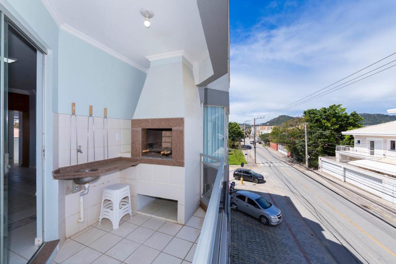 בומבינאס Apartamento Com Vista Mar A 30 Metros Da Praia מראה חיצוני תמונה